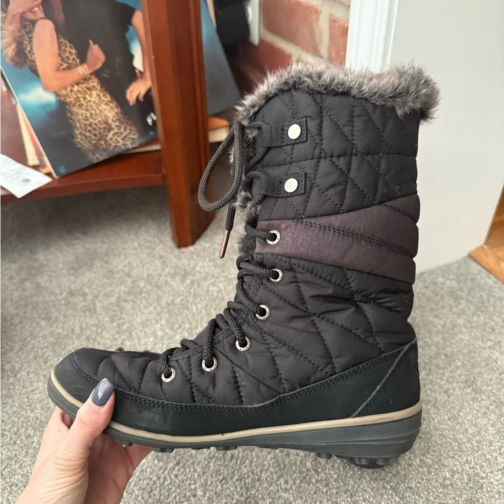 Columbia‎ Women's Black Quilted Fur-Lined Boots